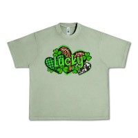 Oil Green st patricks day lucky western hearts Urban Heavy Tee - Artiststas