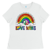White love wins with daisy and heart Ladies Tee - texasbilliewilder