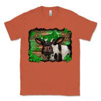 Copper st Patricks cow with leopard background holstein cow Classic Tee - Jasminsmagicworld