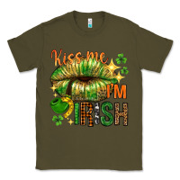 Army Green kiss me im irish with lip Classic Tee - NancyCooperArtShop