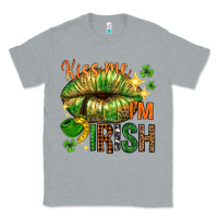 Heather Grey kiss me im irish with lip Classic Tee - NancyCooperArtShop