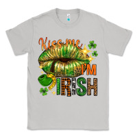 Moon Dust kiss me im irish with lip Classic Tee - NancyCooperArtShop
