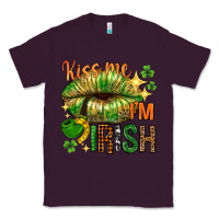 Plum kiss me im irish with lip Classic Tee - NancyCooperArtShop