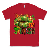 Red kiss me im irish with lip Classic Tee - NancyCooperArtShop