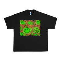 Black shamrock glitter leopard and wood background Urban Heavy Tee - Artiststas