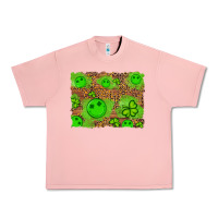 Salmon shamrock glitter leopard and wood background Urban Heavy Tee - Artiststas