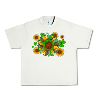 Pistachio st patricks sunflowers with shamrock and glitters with leopard Urban Heavy Tee - Artiststas