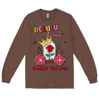 Chestnut delulu queen coming through Long Sleeve Tee - MaliasSmallBusiness