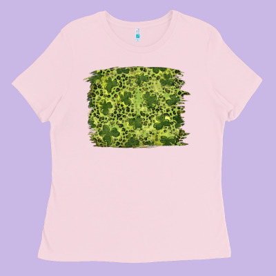 Ladies Tee st patrick's day shamrock leopard background