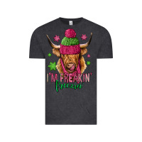 Vintage Black i'm freakin freezin pink christmas long haired cow Vintage Tee - Jasminsmagicworld
