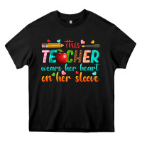 Black this teacher wears her heart on her sleeve Heavy Core Tee - texasbilliewilder