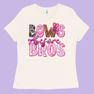 Ladies Tee bows before bros