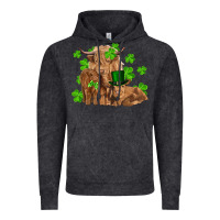 Vintage Black st patrick's day cow family Vintage Hoodie - RanaPortraitStore