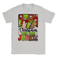 Christmas Tree Cake Junkie Classic Tee | Teevron