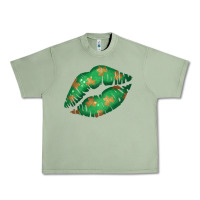 Oil Green St. Patrick's Day Lip Urban Heavy Tee - Jasminsmagicworld