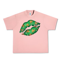 Salmon St. Patrick's Day Lip Urban Heavy Tee - Jasminsmagicworld