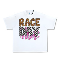 White race day vibes Urban Heavy Tee - Artiststas