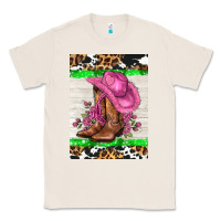 Natural cowgitl hat and roses Classic Tee - AdoDesignShop