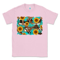 Bubblegum Pink sunflower and cowhides with wood and turquoise background Classic Tee - Artiststas