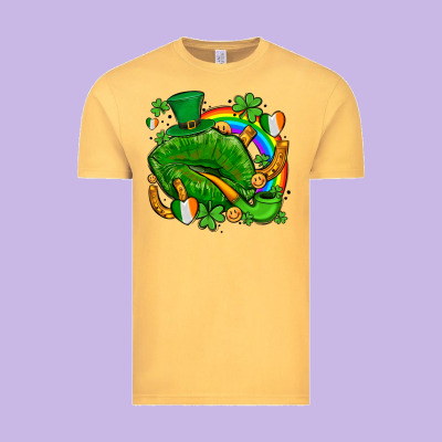 St Patricks Lips With Horseshoe Rainbow And Shamrocks Vintage Tee Designed By Adodesignshop