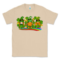 Mushroom st patricks day gnomes shamrock gold rainbow Classic Tee - Artiststas
