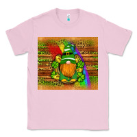 Bubblegum Pink st patricks gnomes rainbow Classic Tee - Artiststas