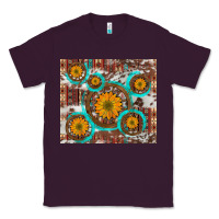 Plum sunflowers and western old wheel aztec cowhide background Classic Tee - Artiststas