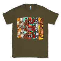 Army Green western horses roses and bullskulls wıth cowhide amd serape brushstro Classic Tee - Artiststas