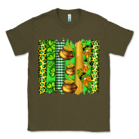 Army Green st patricks gnomes and cloves with leopard  brushstrokes Classic Tee - Artiststas