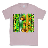 Lilac st patricks gnomes and cloves with leopard  brushstrokes Classic Tee - Artiststas