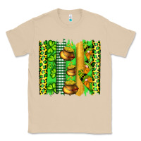 Mushroom st patricks gnomes and cloves with leopard  brushstrokes Classic Tee - Artiststas