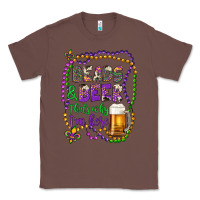 Chestnut beads & beer that's why i'm here Classic Tee - Artiststas