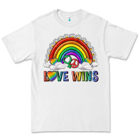 White love wins with daisy and heart Premium Tee - texasbilliewilder