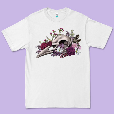 Premium Tee Boho floral raven skull