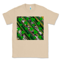 Mushroom st patricks western brush strokes Classic Tee - Artiststas
