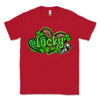 Red st patricks day lucky western hearts Classic Tee - Artiststas