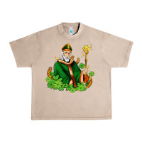 French Oak st patricks and horseshoes with shamrocks Urban Heavy Tee - AdoDesignShop