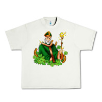 Pistachio st patricks and horseshoes with shamrocks Urban Heavy Tee - AdoDesignShop