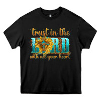 Black trust in the lord with all your heart Heavy Core Tee - texasbilliewilder