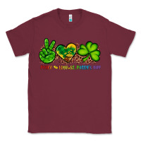 Burgundy peace love st patty's day Classic Tee - Artiststas