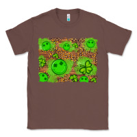 Chestnut shamrock glitter leopard and wood background Classic Tee - Artiststas
