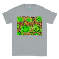 Heather Grey shamrock glitter leopard and wood background Classic Tee - Artiststas