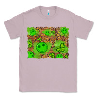 Lilac shamrock glitter leopard and wood background Classic Tee - Artiststas