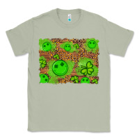 Matcha shamrock glitter leopard and wood background Classic Tee - Artiststas