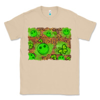 Mushroom shamrock glitter leopard and wood background Classic Tee - Artiststas