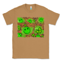 Toasted Coconut shamrock glitter leopard and wood background Classic Tee - Artiststas