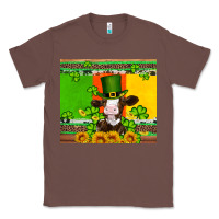 Chestnut saint patricks cow and hat with sunflower and shamrock Classic Tee - Artiststas