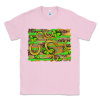 Bubblegum Pink horseshoe shamrock leopard wood glitter background Classic Tee - Artiststas