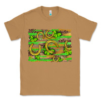 Toasted Coconut horseshoe shamrock leopard wood glitter background Classic Tee - Artiststas
