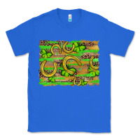 True Royal horseshoe shamrock leopard wood glitter background Classic Tee - Artiststas